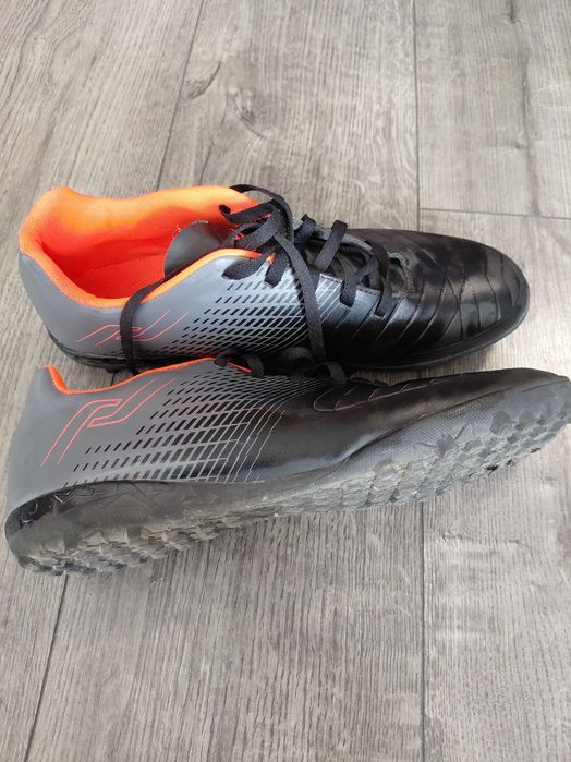 Маратонки за футбол