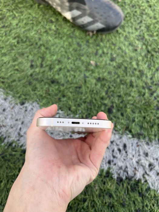 Продам 13 айфон