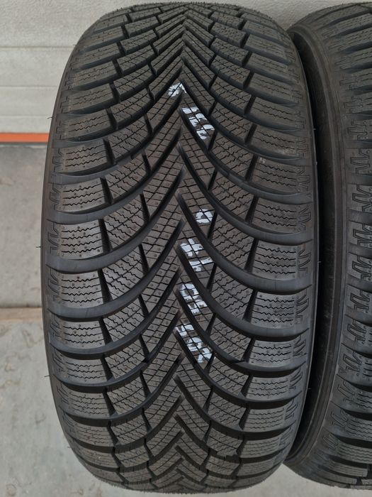 Нови зимни гуми 2 броя MAXXIS Premitra 205 50 R17