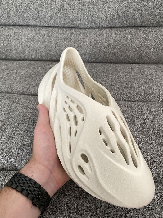 Yeezy FOAM RNR Sand