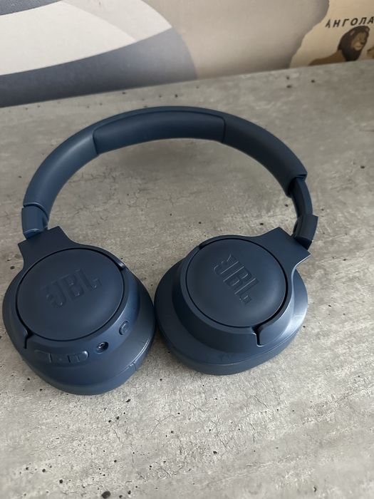 Продам Наушники JBL