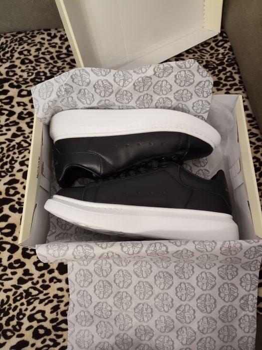 Alexander McQUEEN negru cu alb