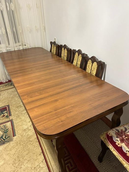 Стол и стул для гостиной