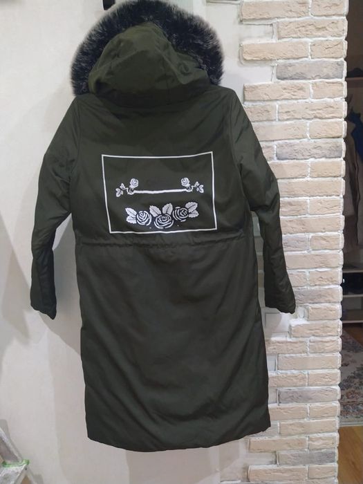 Продам куртку женскую