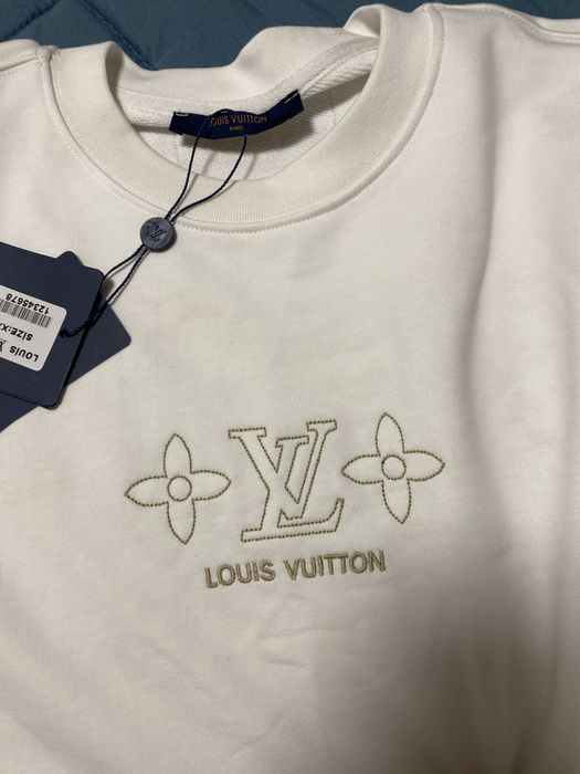 Нова,блуза,мъжка с бродирано лого