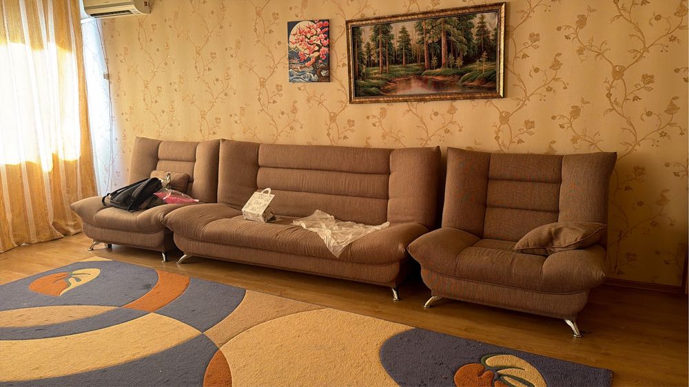 диван для гостиной , бесплатно