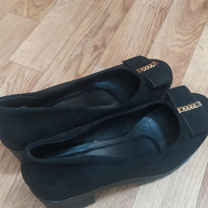 Продам ботинки и туфли