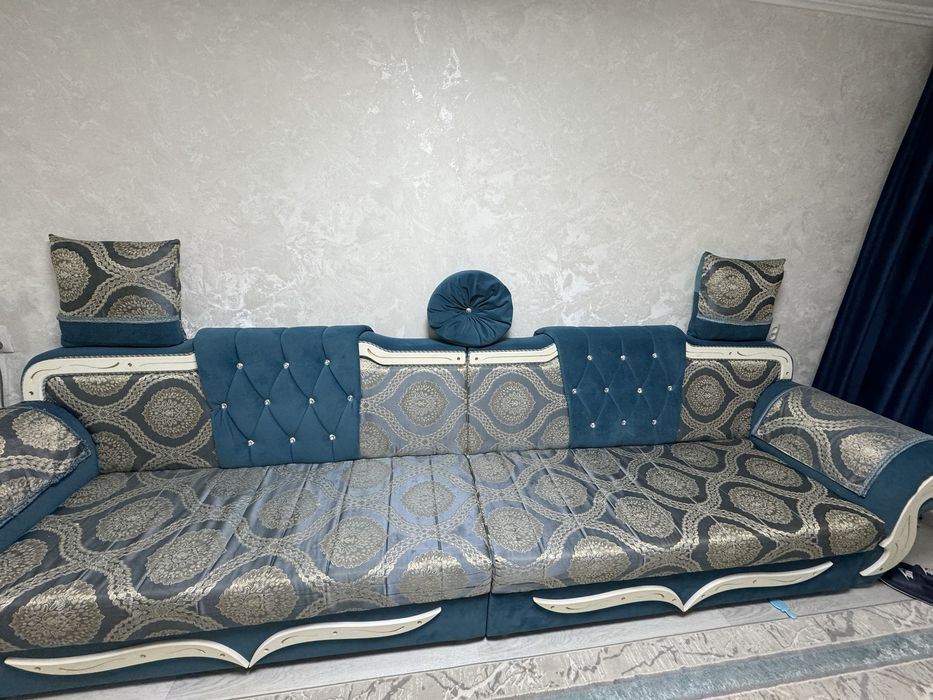 Продается диван “Шах”