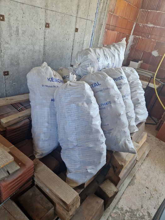 Mулч дебели големи борови кори