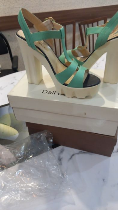 Женская обувь кожа