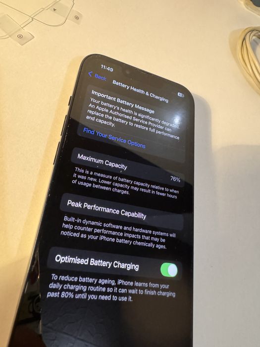 Iphone 13 256gb Midnight black (тъмносин) с 9 калъфа и 4 протектора