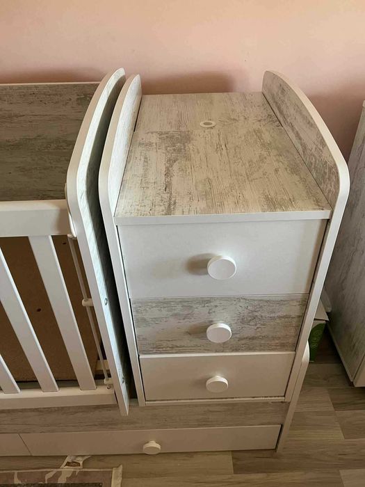 Бебешка трансформираща се кошара Лейди 6 в 1.