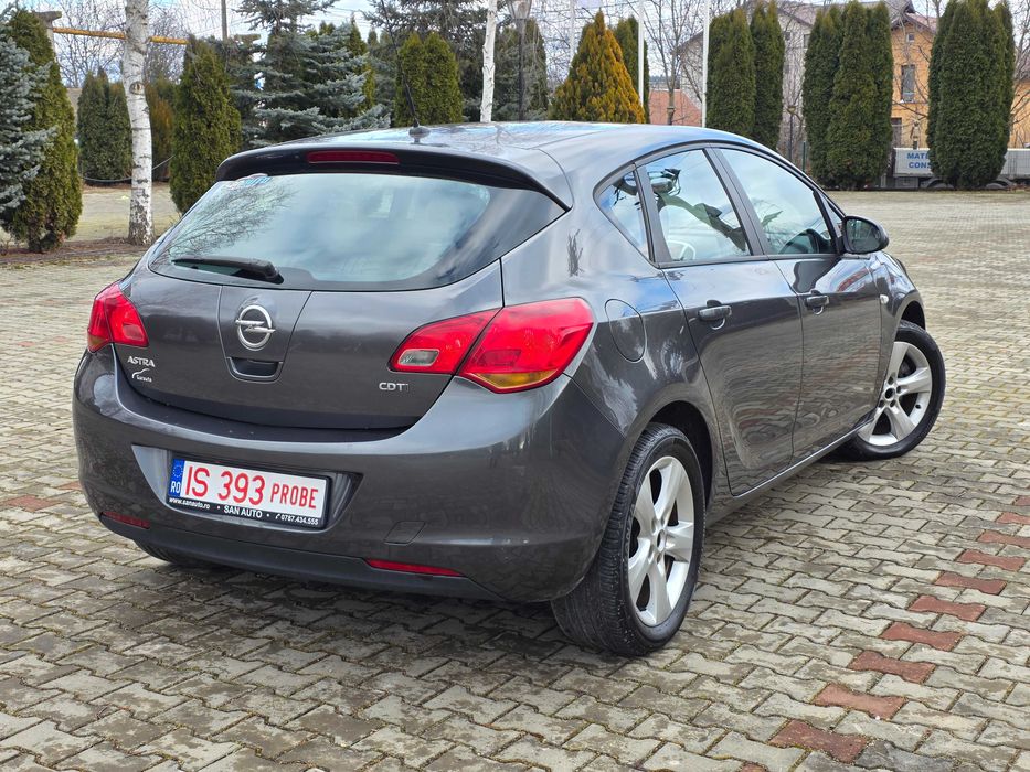 Opel Astra J 2011 1.7 CDTI 110 CP euro 5 / GARANTIE / RATE / LIVRARE