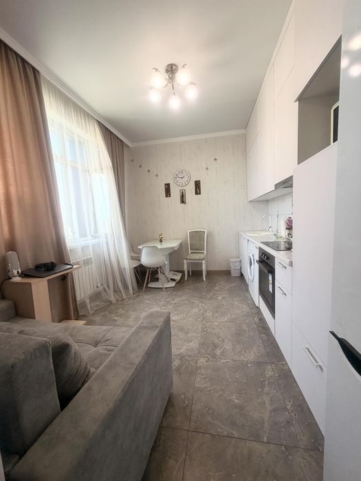 Продаю 53 кв.м. квартиру  на левом берегу