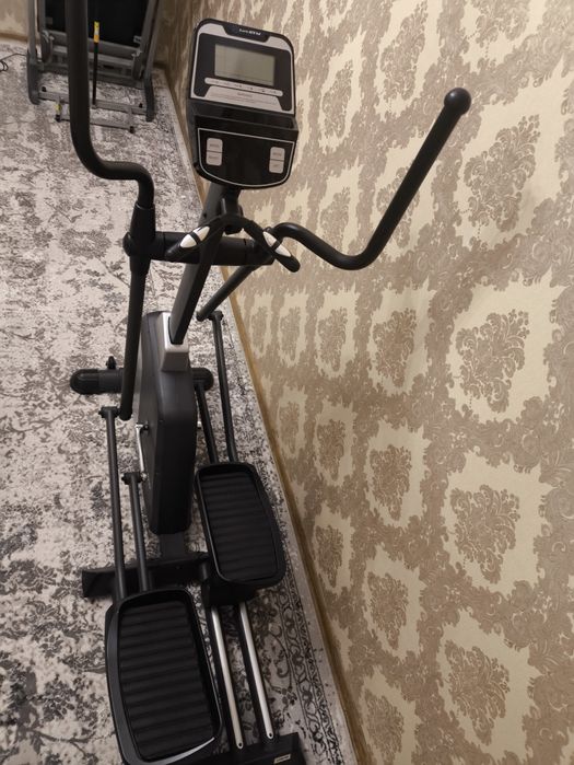 Эллиптический тренажёр Лижа