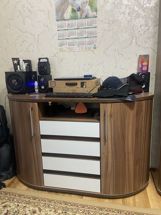 Есик мебель сатылады