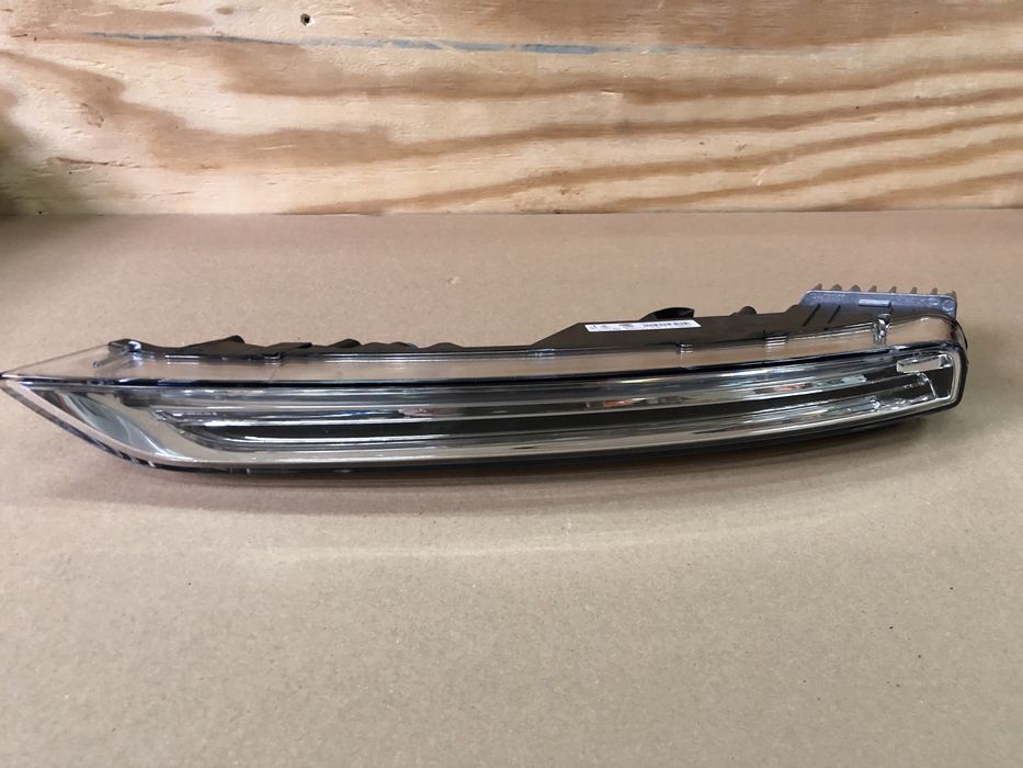 Led bara fata stanga Porsche Cayenne 7P5 facelift 2016