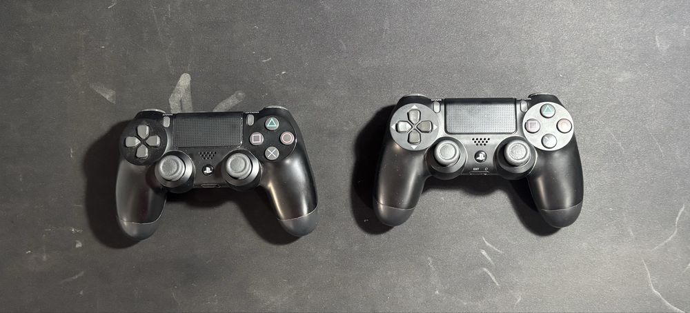 PS4 Slim 1TB + 2 controllere + casti PS4 Gold