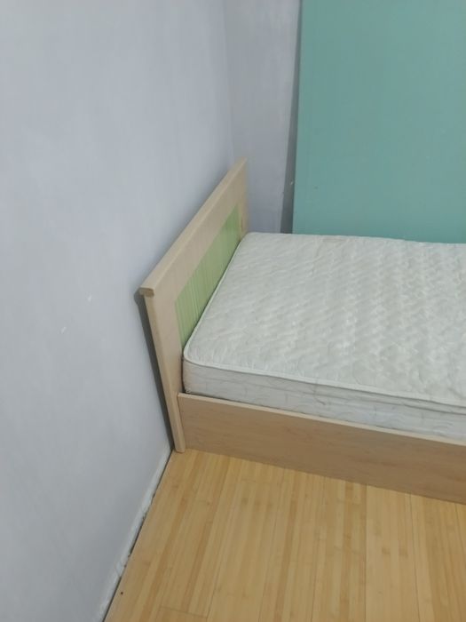 Продам кровать с матрасом