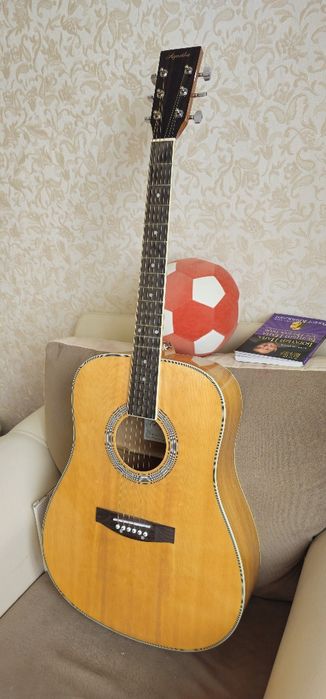 Гитара акустическая