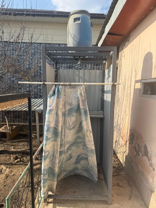 Жазғы душ. Душтың қаңқасы өтте жақсы