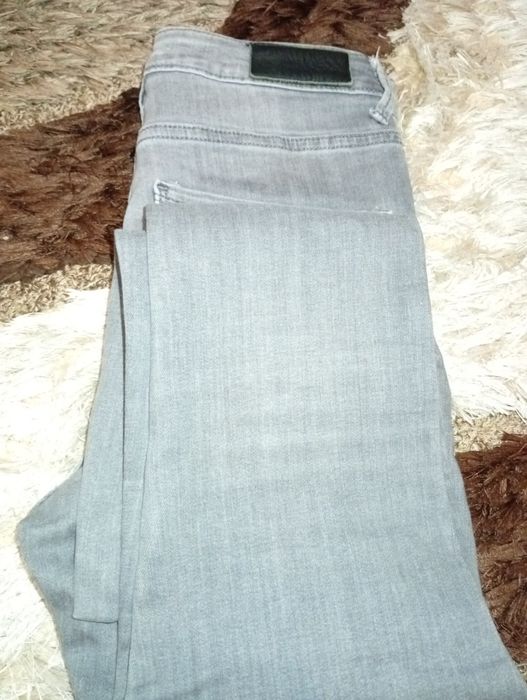Blugi damă stare foarte bună!