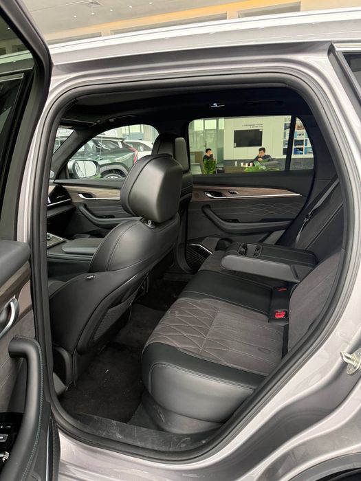 Geely Monjaro avtomobili