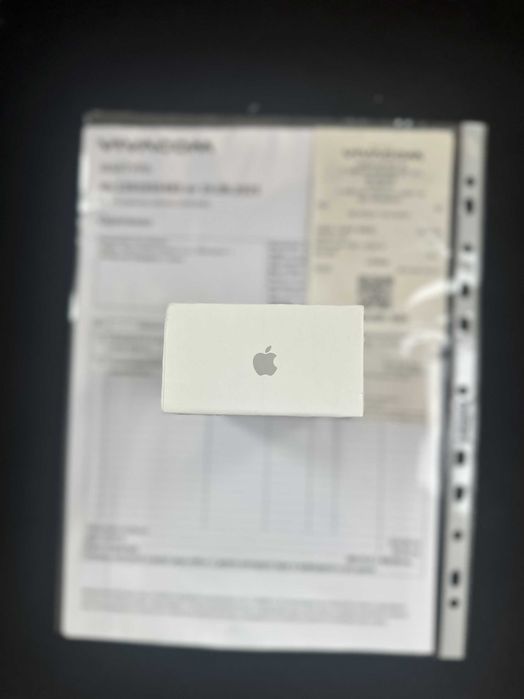 Apple AirPods Pro 3 MagSafe кейс, картонът е без следи, с активна гаранция