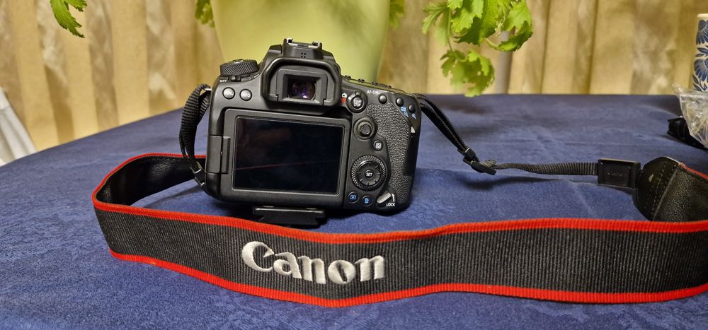 Canon 90d + Canon 18-135mm ,32.5MP, 4k