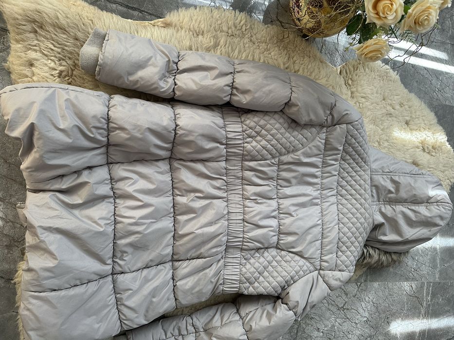 Куртка для девочек с капюшонм. Серого цвета.