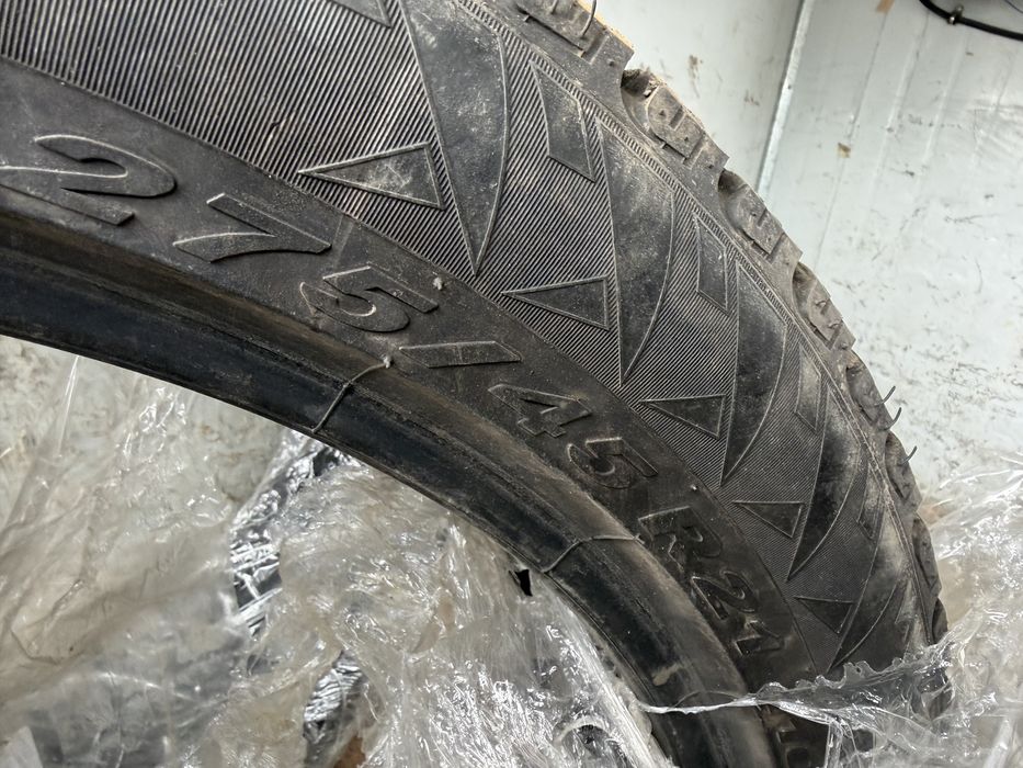 Продам резину 275/45/21