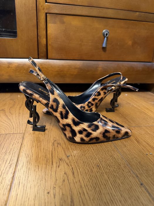 Pantofi cu toc YSL
