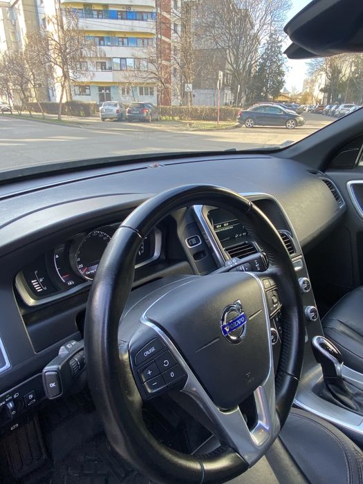 Volvo XC60 ,2.0L, 190cp automata