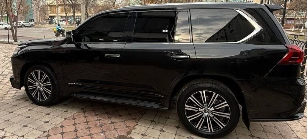 Lexus LX 570 Full Sport+ Tozza SOTILADI 
2019-yil
65.900km yurgan
Kras