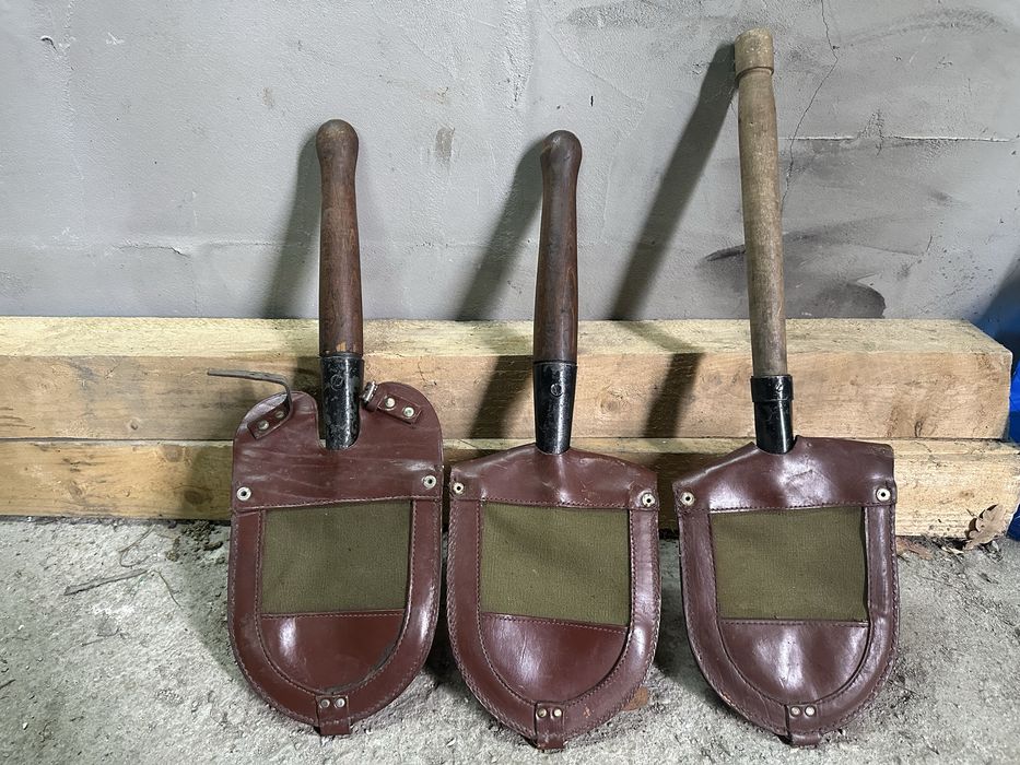 Vand 3 lopățele militare