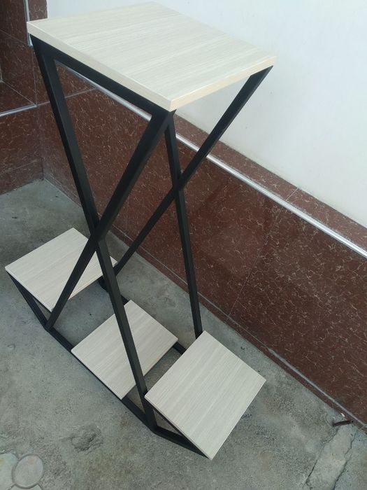 Стеллажи подставка и столы