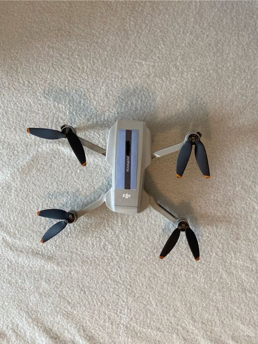 Drona dji mini 2
