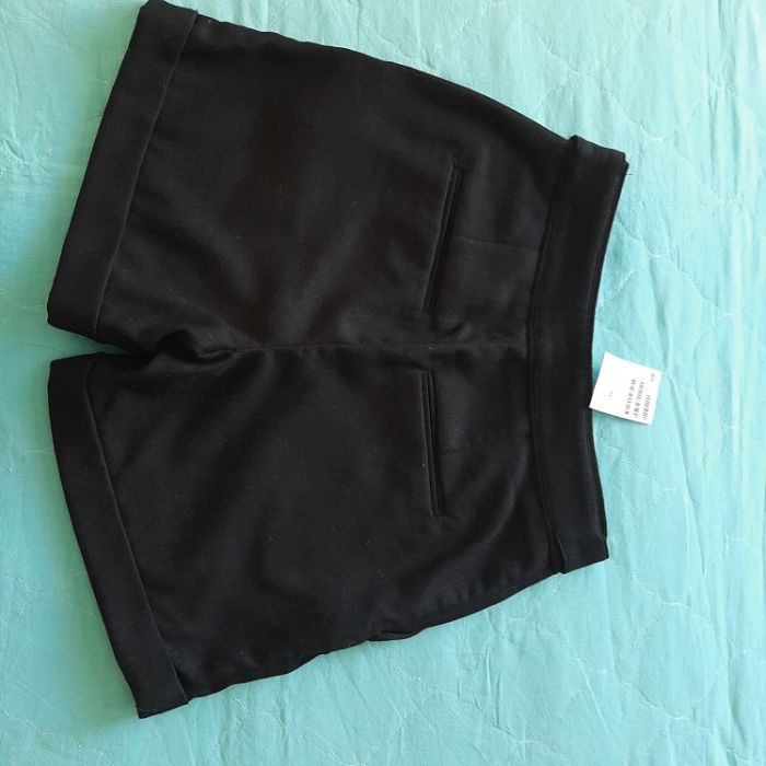 Дамски къс панталон Н&М за есен-зима, размер 34. НОВ! С етикет!