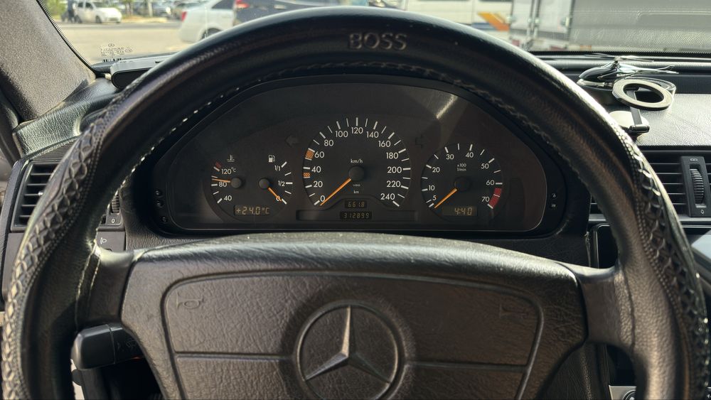 Mercedes Benz W202 C200