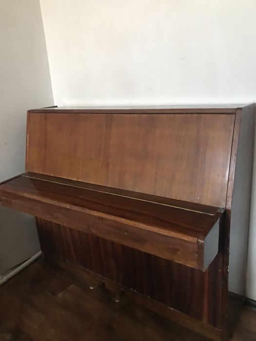 Продам фортепиано! Торг!