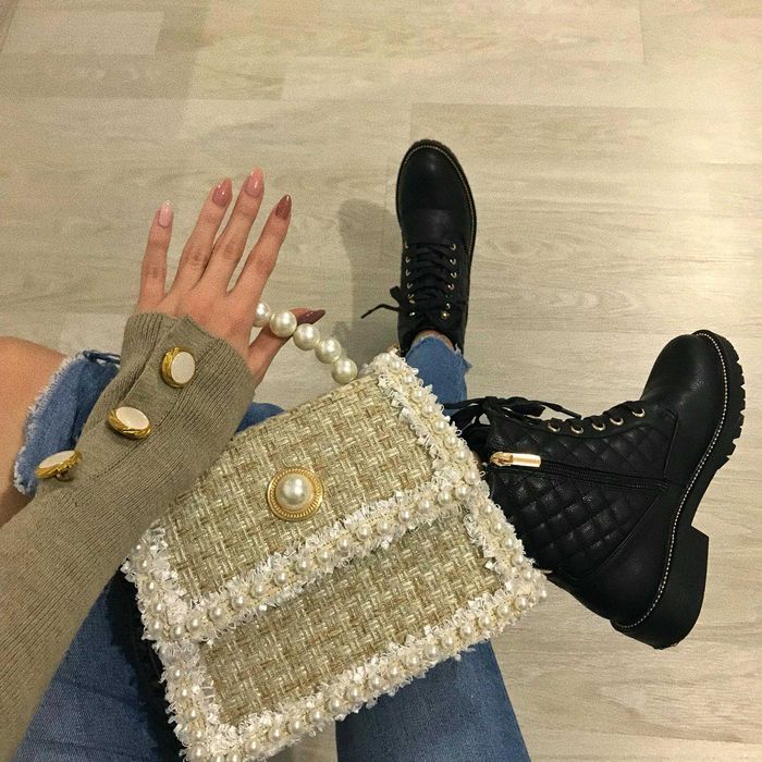 Бутикова Чанта От Букле С Перли