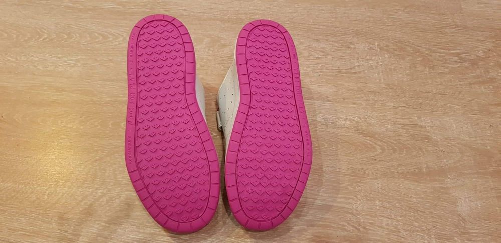 Adidasi NIKE noi, originali