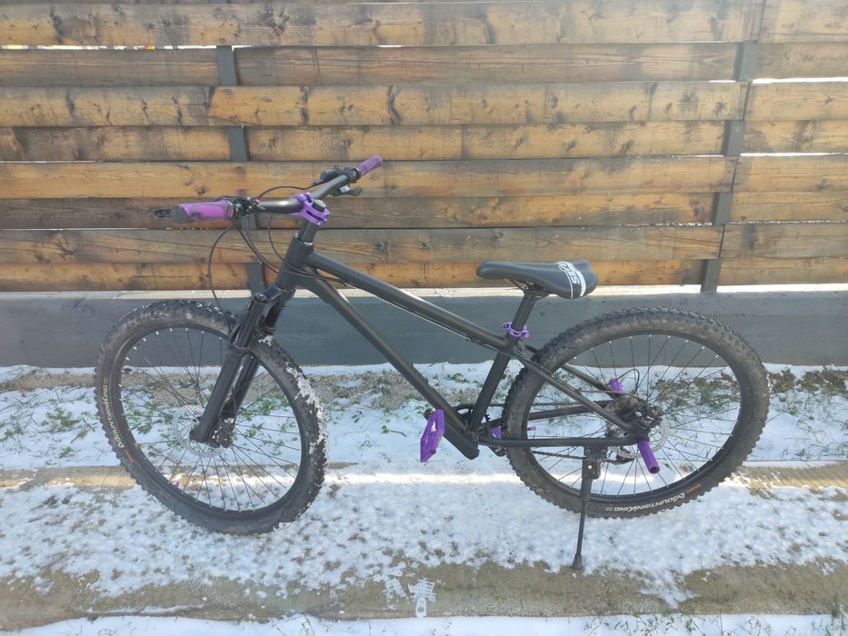 Vând bicicleta Dirt jumper
