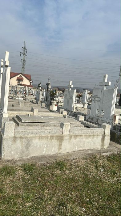 Cavou 6 locuri cruce marmura