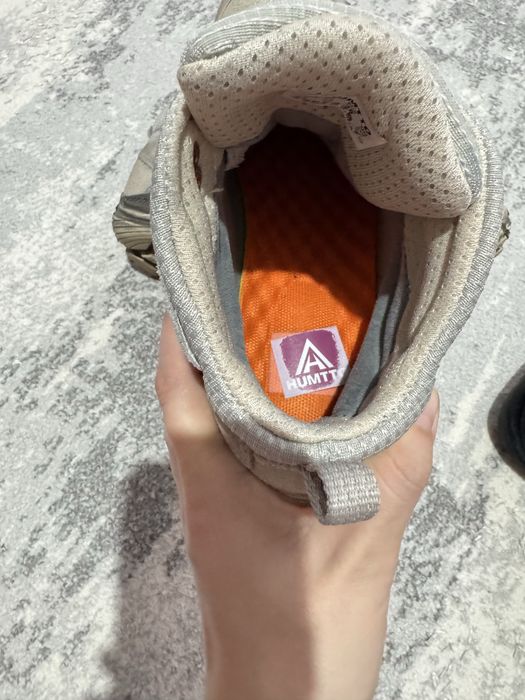 Походные спортивные ботинки