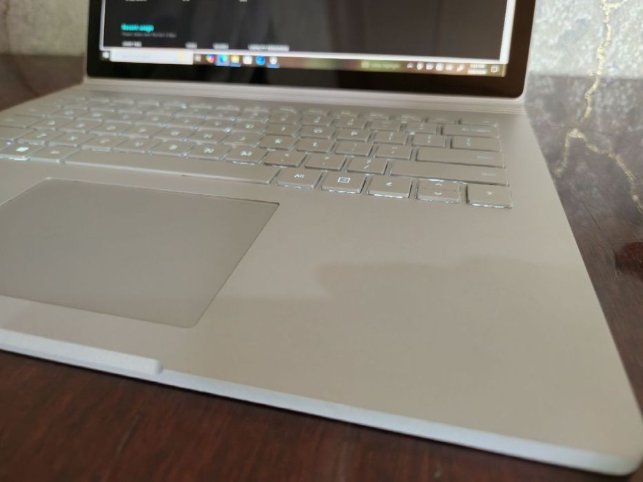 Microsoft Surface Laptop Book 2 i5 8/256gb