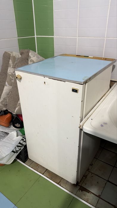 Продам морозильную камеру