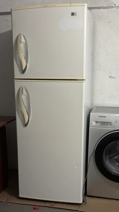 Холодильник марки LG