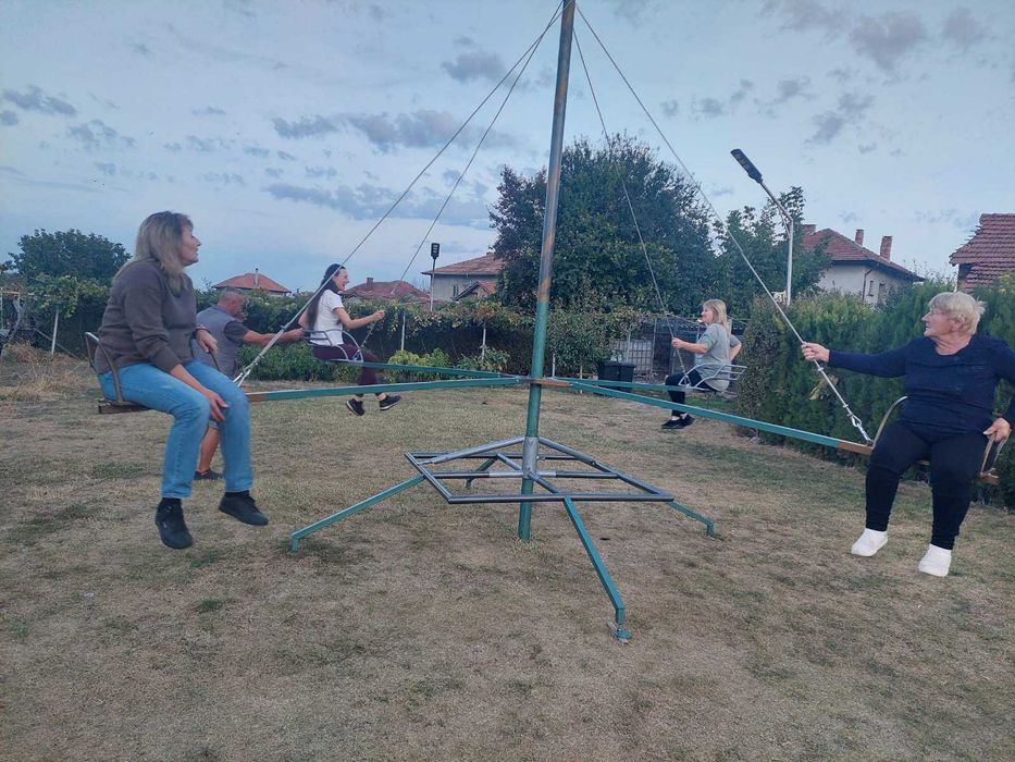 Атракционни люлка