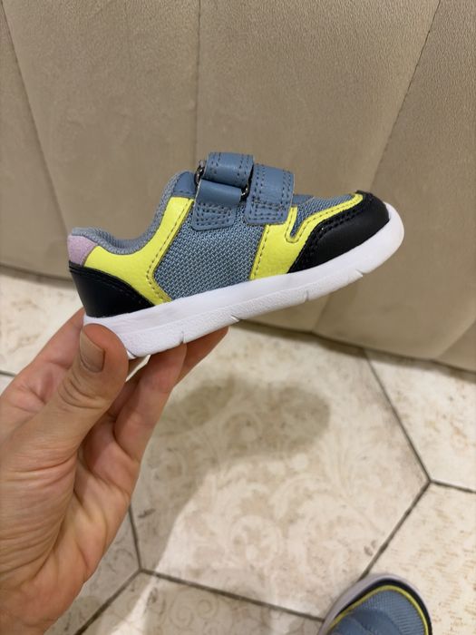 Кроссовки детские Clarks